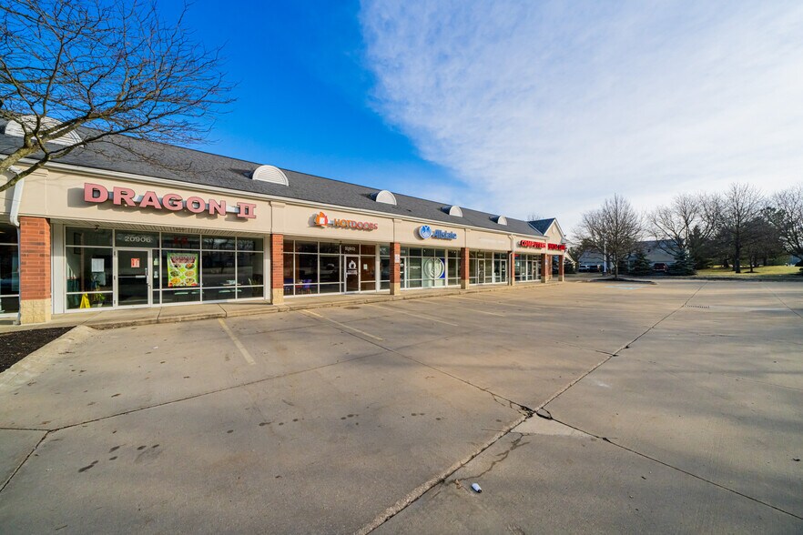 20886-20942 Drake Rd, Strongsville, OH à louer - Photo de l’immeuble – Image 3 sur 28