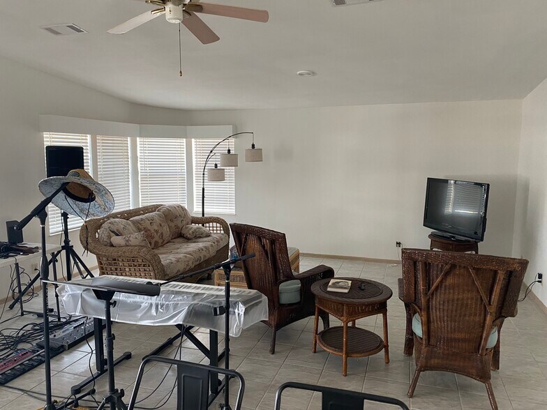 3096 Skipper Ln, Saint James City, FL à vendre - Photo de l’immeuble – Image 3 sur 30