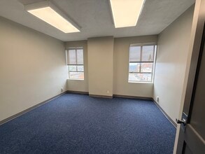 121 S Broadway Ave, Tyler, TX à louer Photo intérieure– Image 2 sur 5