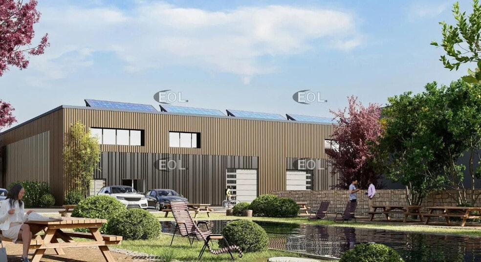 Local d'activités dans Amblainville à vendre - Photo de l’immeuble – Image 2 sur 4