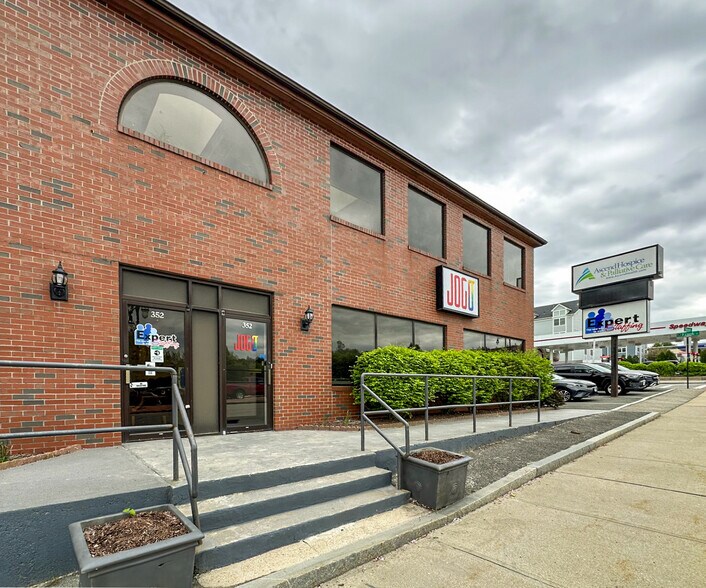 352 Belmont St, Worcester, MA à louer - Photo de l’immeuble – Image 2 sur 24