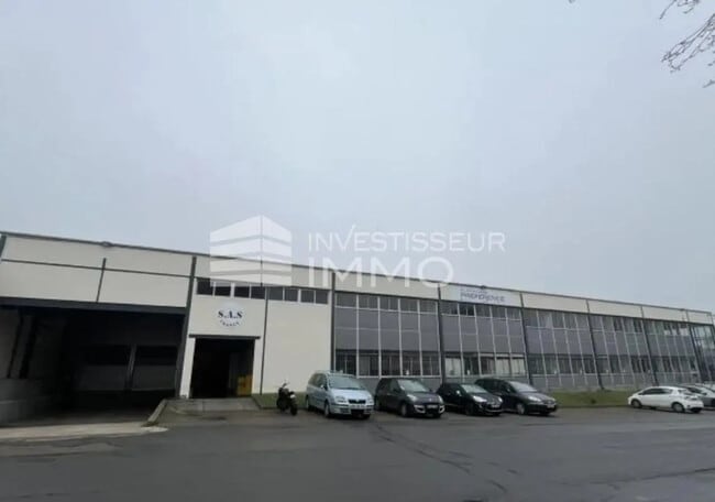 Plus de détails pour Local d'activités à louer