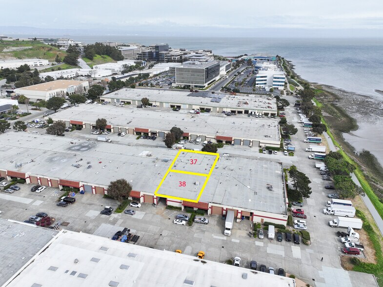 360 Swift Ave, South San Francisco, CA à louer - Photo de l’immeuble – Image 2 sur 22
