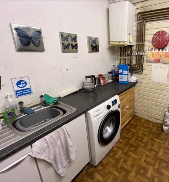 106 Reddal Hill Rd, Cradley Heath à vendre - Photo intérieure – Image 3 sur 5