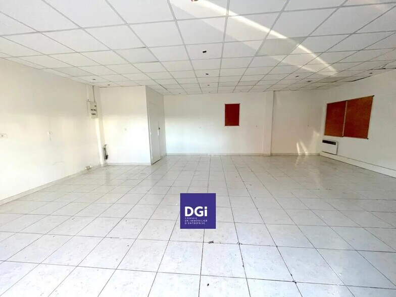 Local d’activités dans Nîmes à louer - Photo intérieure – Image 3 sur 3