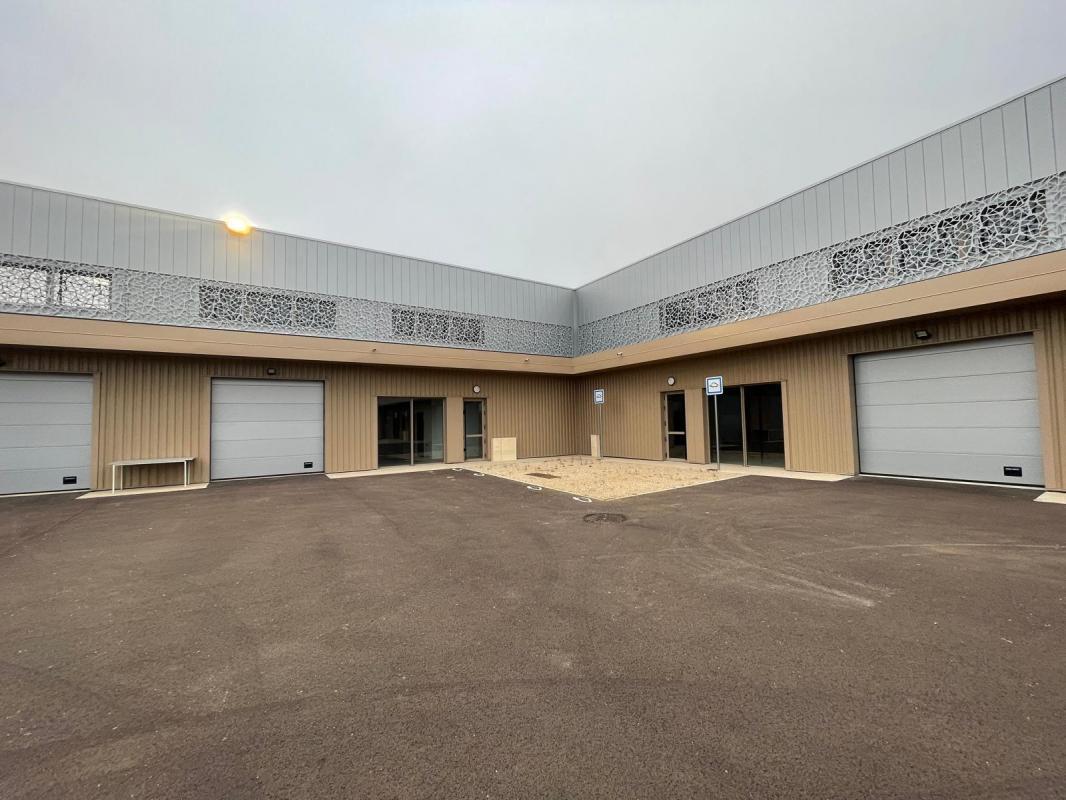 Industriel/Logistique dans Marolles-en-Hurepoix à vendre Photo de l’immeuble– Image 1 sur 5