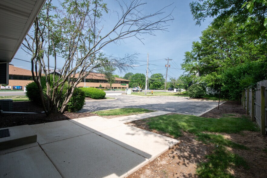 4 Olympus Dr, Naperville, IL à louer - Photo de l’immeuble – Image 2 sur 4