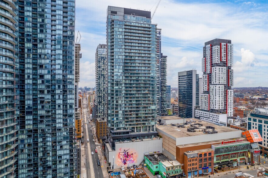 288-292 Adelaide St W, Toronto, ON à louer - Photo principale – Image 1 sur 8