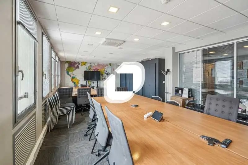 Bureau dans Montreuil à louer - Photo de l’immeuble – Image 1 sur 12