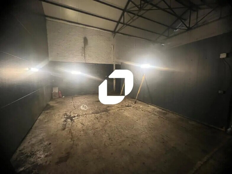 Local d’activités dans Saint-Saulve à louer - Photo intérieure – Image 2 sur 18