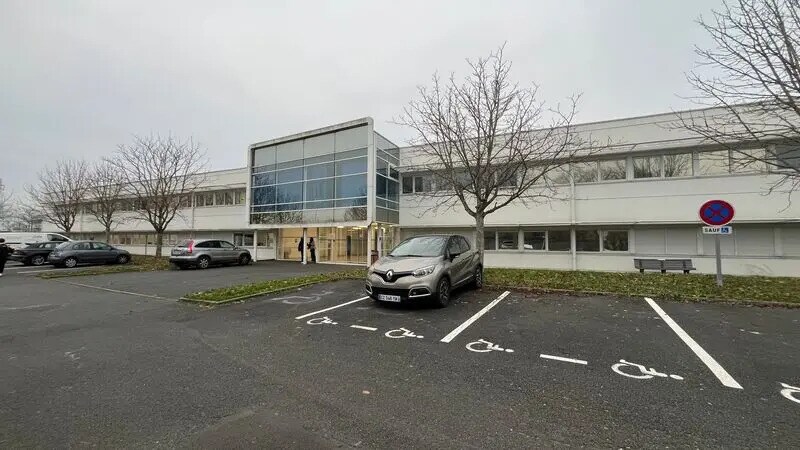 Bureau dans Semoy à louer Photo de l’immeuble– Image 1 sur 16