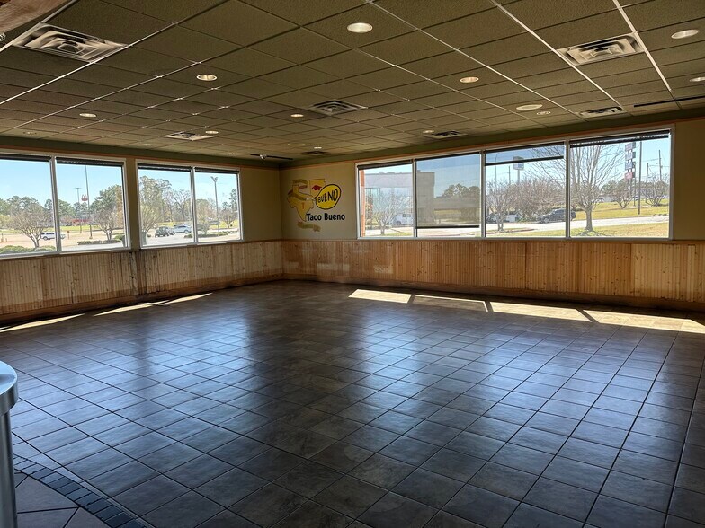 2400 Richmond Rd, Texarkana, TX à louer - Photo intérieure – Image 3 sur 14