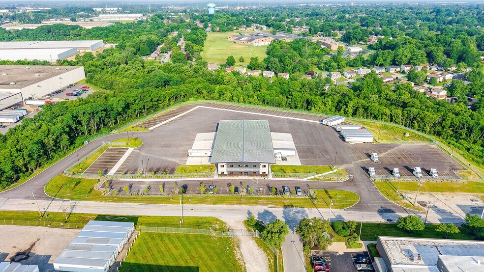 7980 Vulcan Dr, Florence, KY à louer - Photo de l’immeuble – Image 2 sur 2