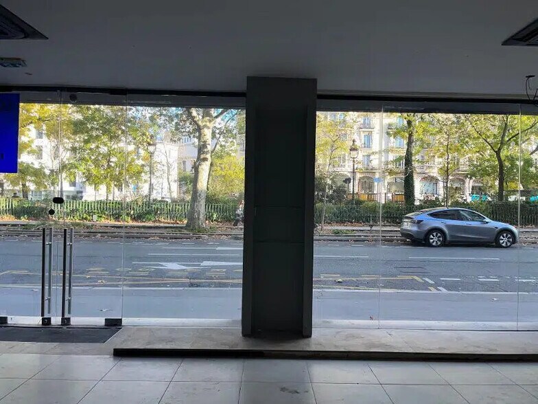 Local commercial dans Paris à vendre - Hall d’entrée – Image 3 sur 11