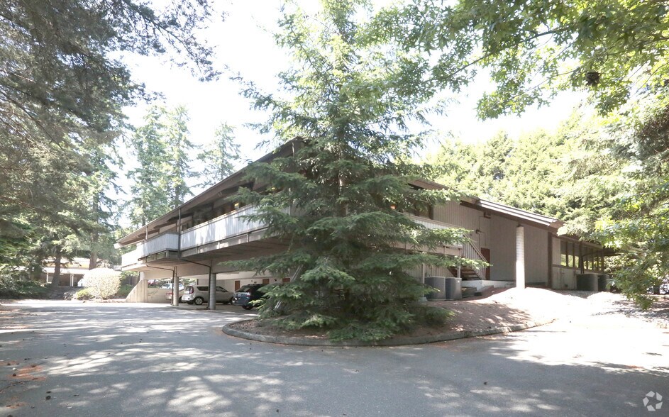 14777 NE 40th St, Bellevue, WA à louer - Photo de l’immeuble – Image 3 sur 19