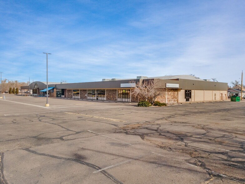 1228 E Orman Ave, Pueblo, CO à vendre - Photo de l’immeuble – Image 2 sur 64