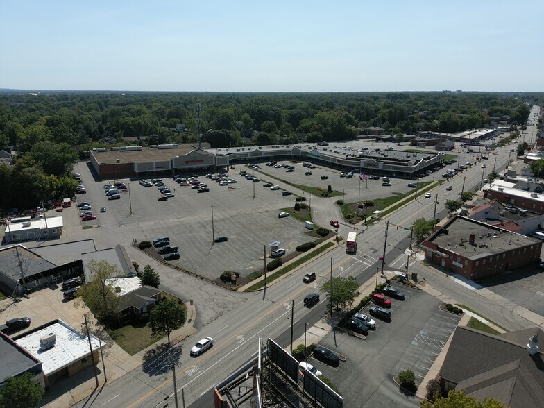 21593-21929 Lorain Rd, Cleveland, OH à louer - Photo de l’immeuble – Image 3 sur 6