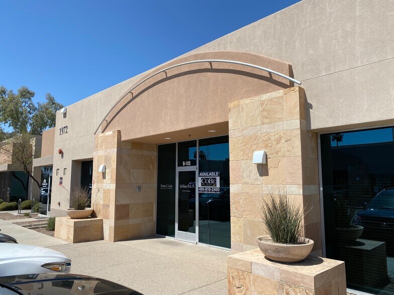 1972 E Baseline Rd, Tempe, AZ à louer - Photo de l’immeuble – Image 2 sur 7