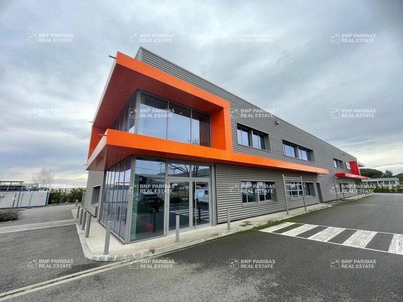 Local d’activités dans Colomiers à louer - Photo de l’immeuble – Image 3 sur 32