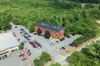 511 W Grove St, Middleborough, MA - Vue aérienne vue de carte - Image1