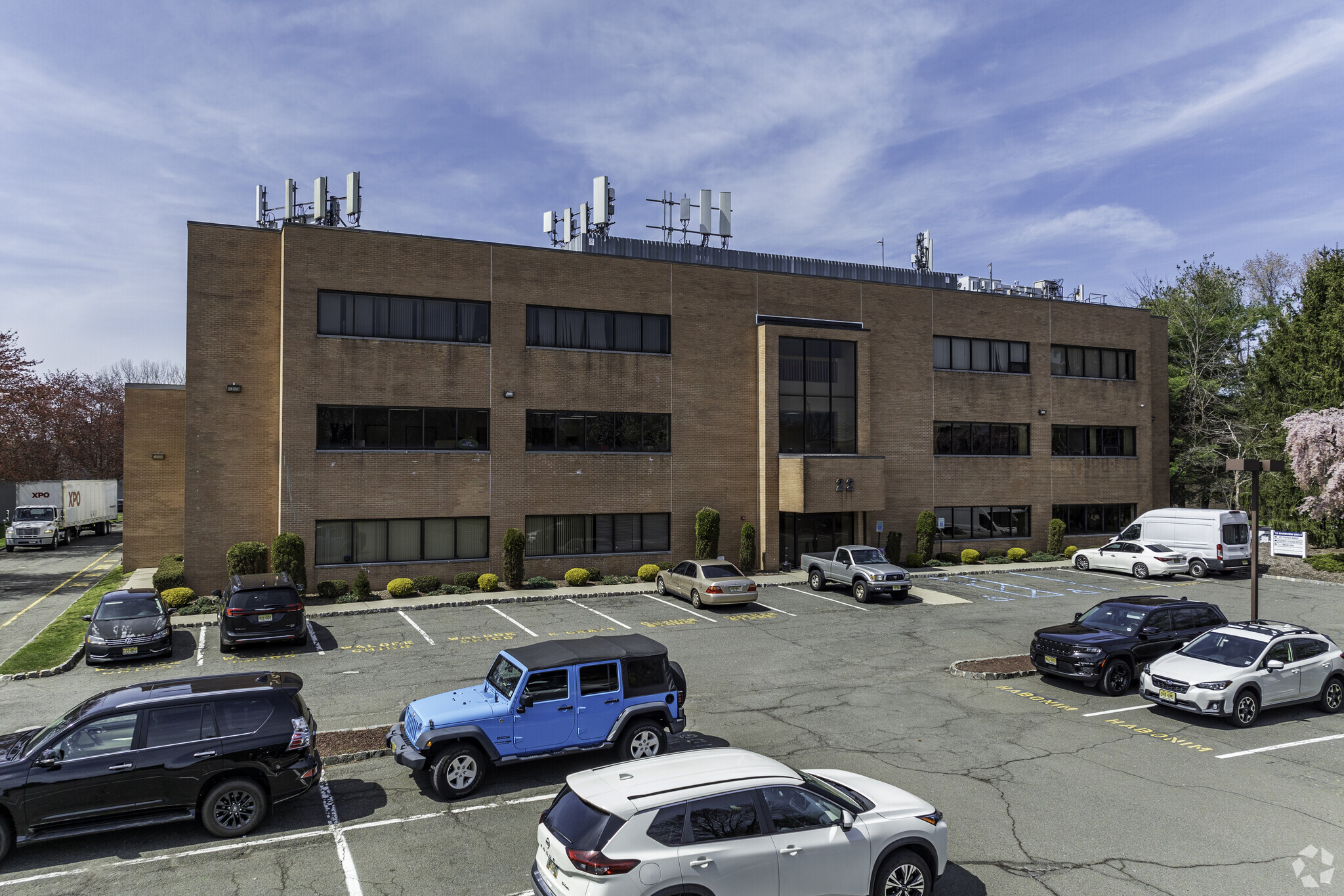 22 Riverview Dr, Wayne, NJ à louer Photo principale– Image 1 sur 16