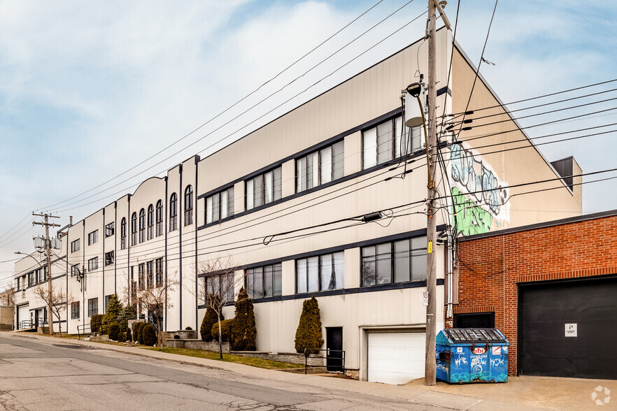 5635 Rue Fullum, Montréal, QC à louer - Photo de l’immeuble – Image 1 sur 5