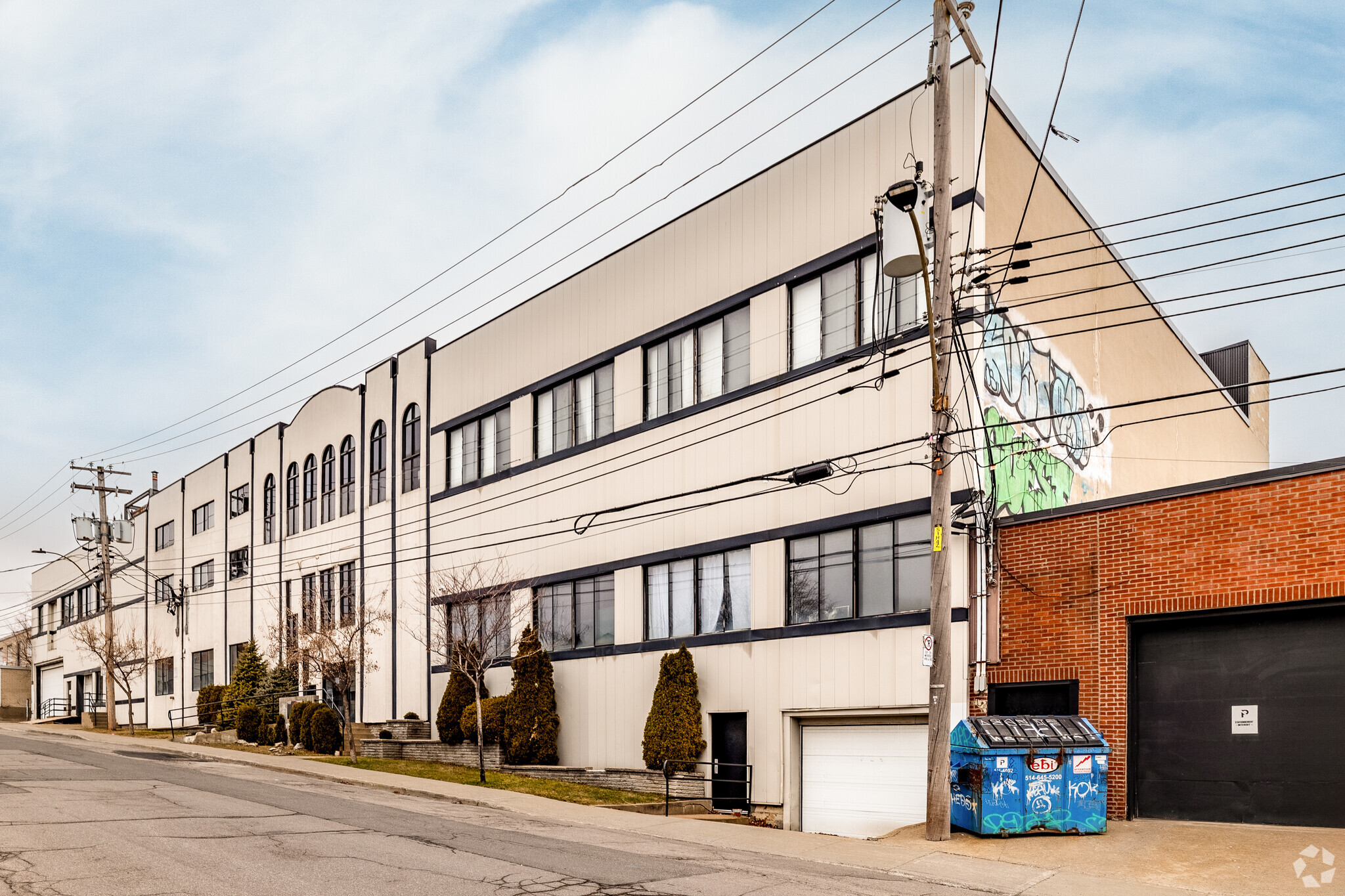 5635 Rue Fullum, Montréal, QC à louer Photo de l’immeuble– Image 1 sur 6