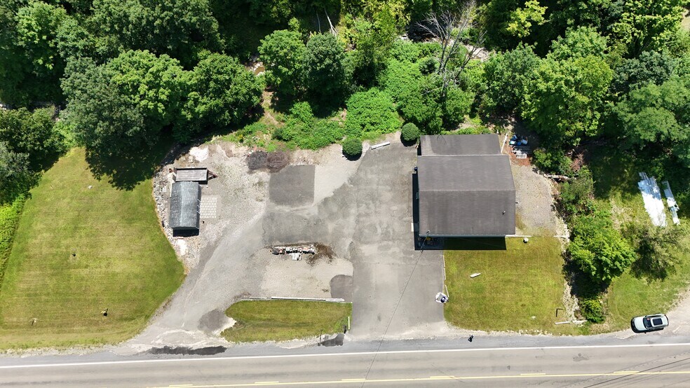 1401 Day Hollow Rd, Endicott, NY à vendre - Photo principale – Image 3 sur 17