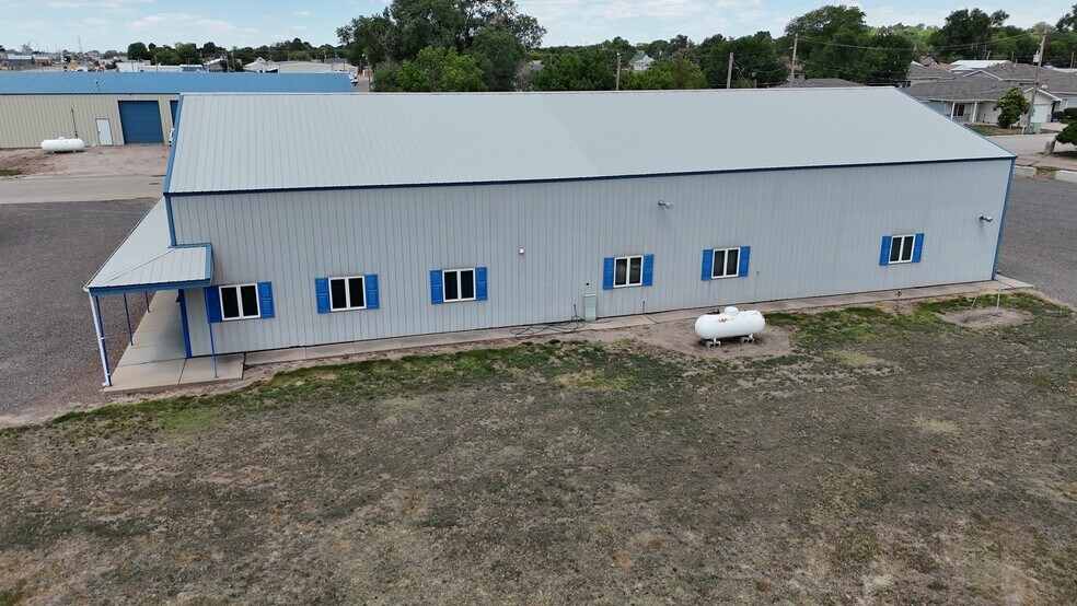 1401 E 1st St, Ogallala, NE à vendre - Photo de l’immeuble – Image 3 sur 13