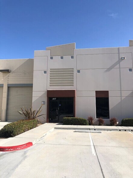 42225 Remington Ave, Temecula, CA à louer - Photo de l’immeuble – Image 3 sur 3