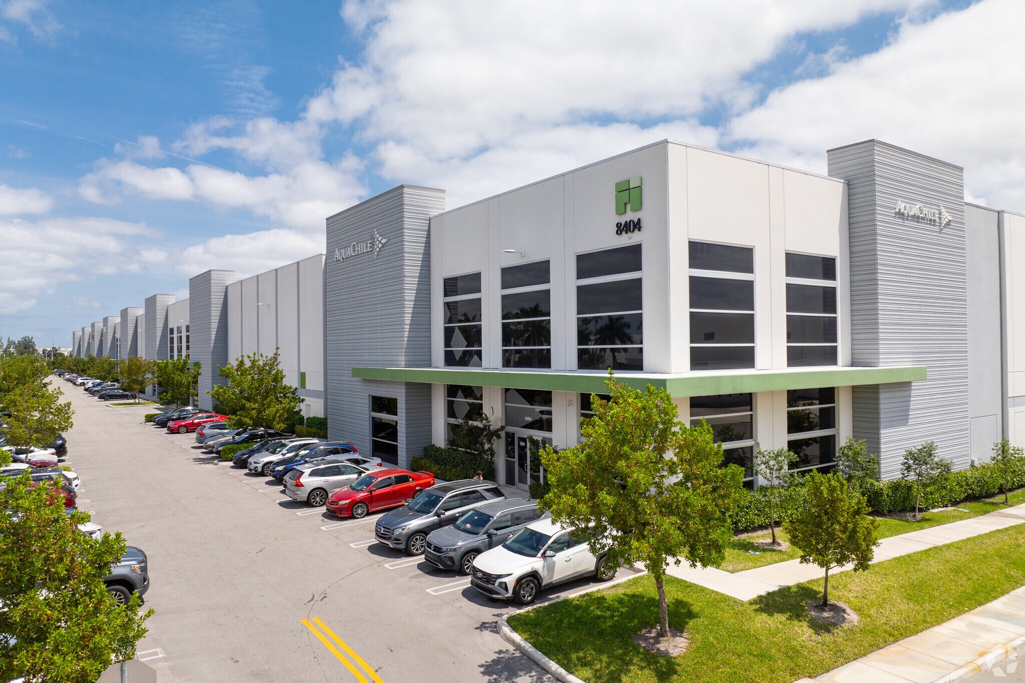 8404 NW 90th St, Miami, FL à louer Photo principale– Image 1 sur 10
