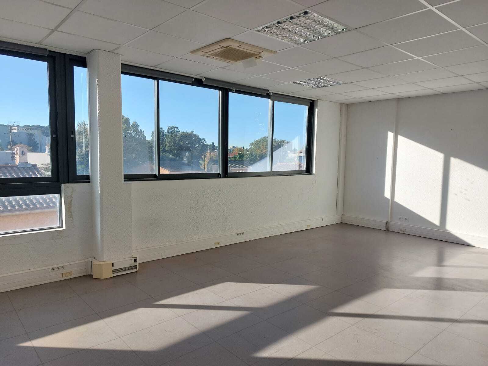Bureau dans La Valette-du-Var à louer Photo intérieure– Image 1 sur 6
