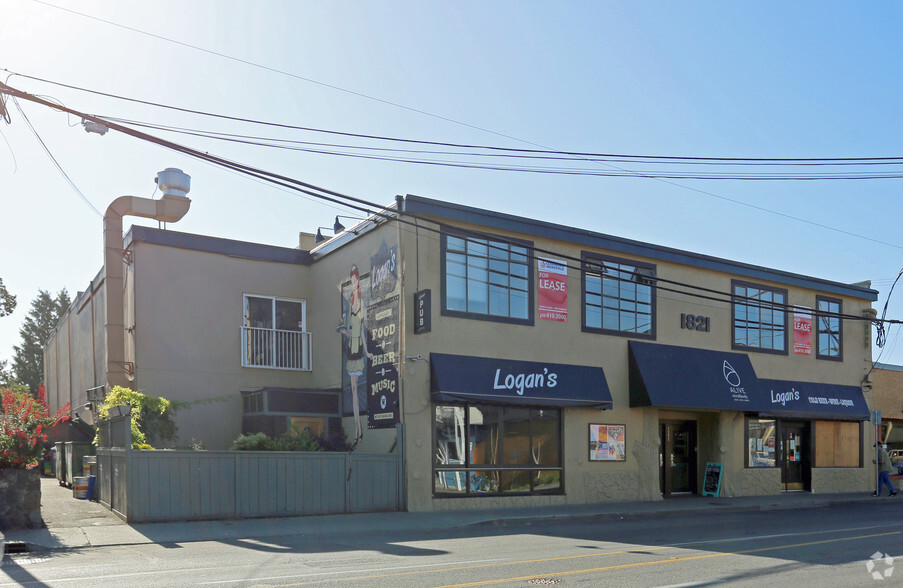1821 Cook St, Victoria, BC à vendre - Photo principale – Image 1 sur 4