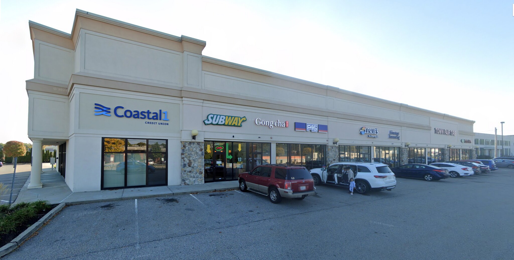 40 Sockanosset Cross Rd, Cranston, RI à louer Photo principale– Image 1 sur 4