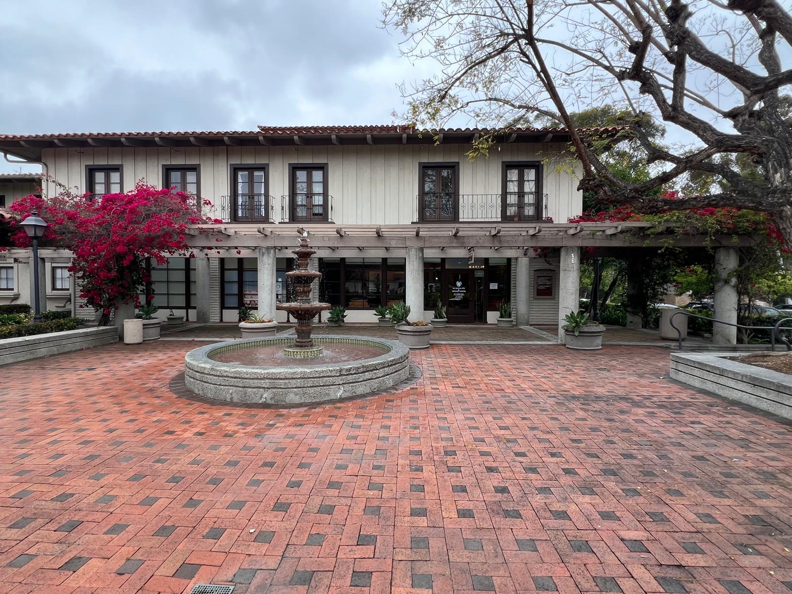 26137 La Paz Rd, Mission Viejo, CA à louer Photo principale– Image 1 sur 27