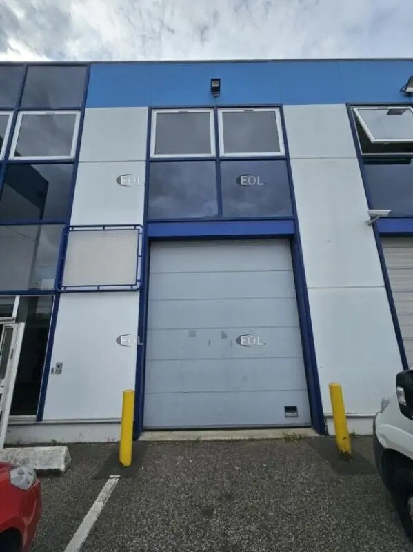 Plus de détails pour Local d'activités à louer