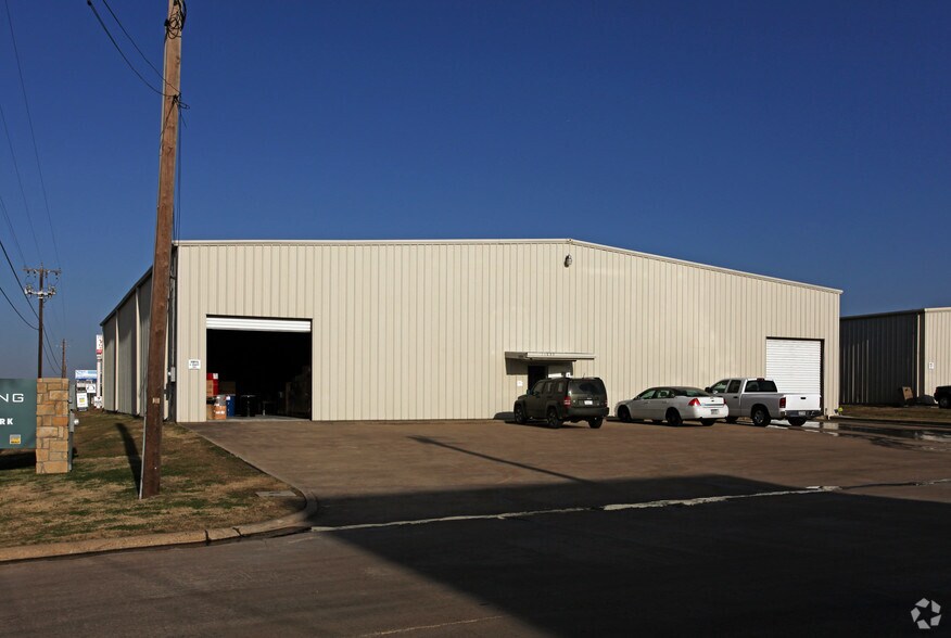 11815 S Profit Row, Forney, TX à louer - Photo de l’immeuble – Image 3 sur 6