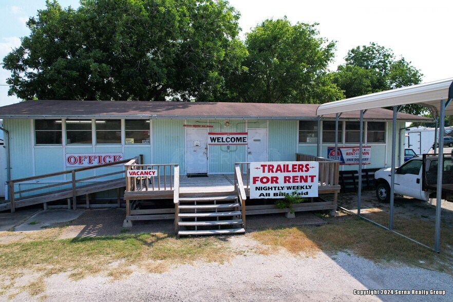 431 N Sunset Strip St, Kenedy, TX à vendre - Photo de l’immeuble – Image 3 sur 12