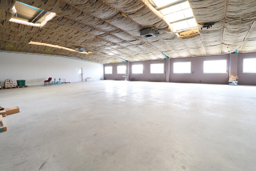 Local commercial dans Chabeuil à louer - Photo de l’immeuble – Image 3 sur 3