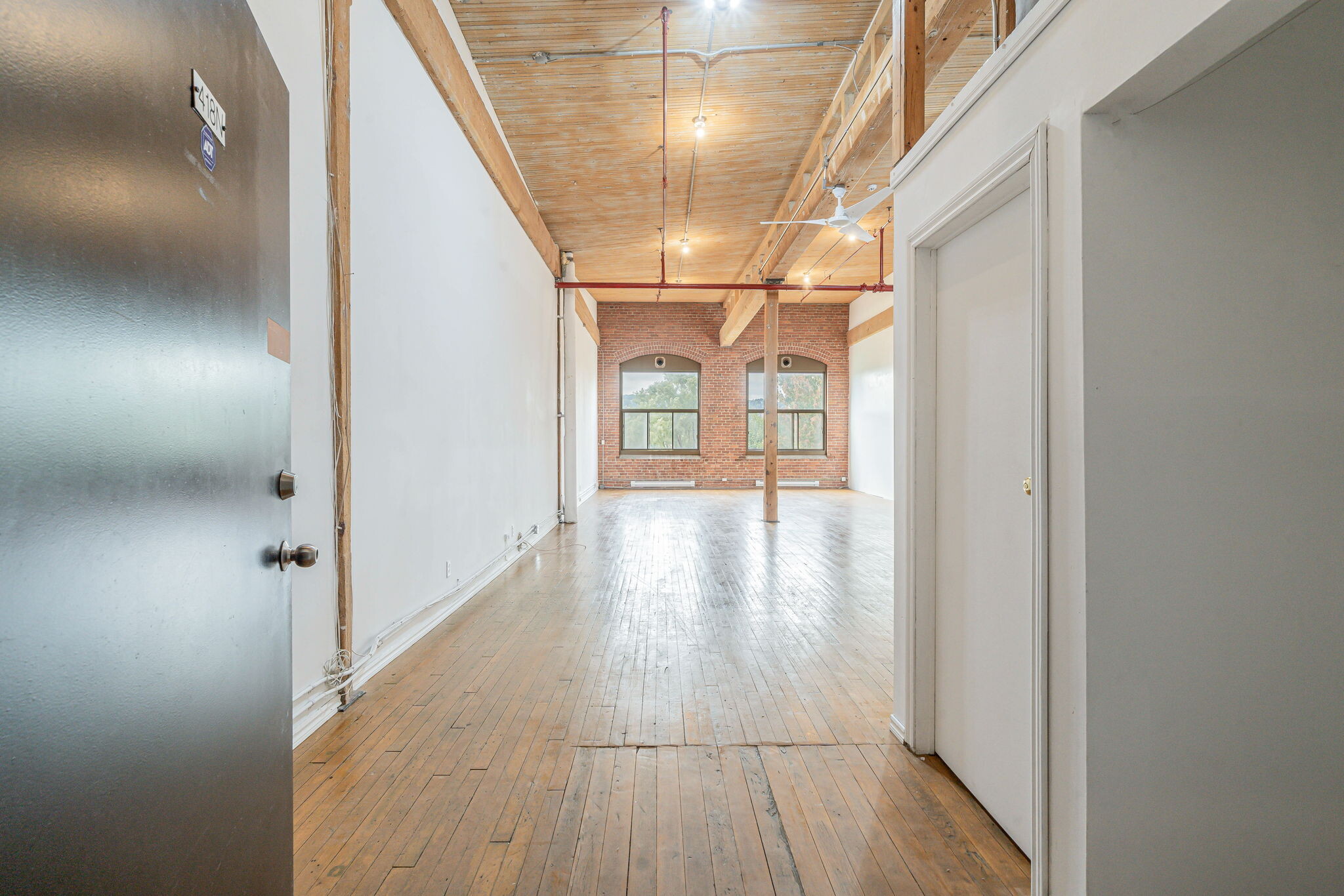 4035 Rue Saint-Ambroise, Montréal, QC à louer Photo de l’immeuble– Image 1 sur 9
