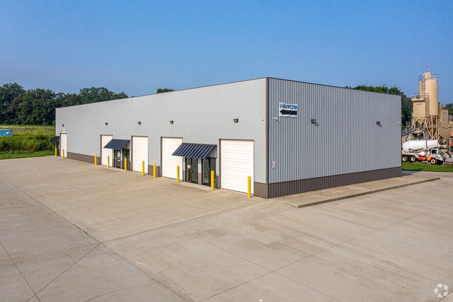 1050 International Blvd, Clarksville, TN à louer - Photo principale – Image 1 sur 7