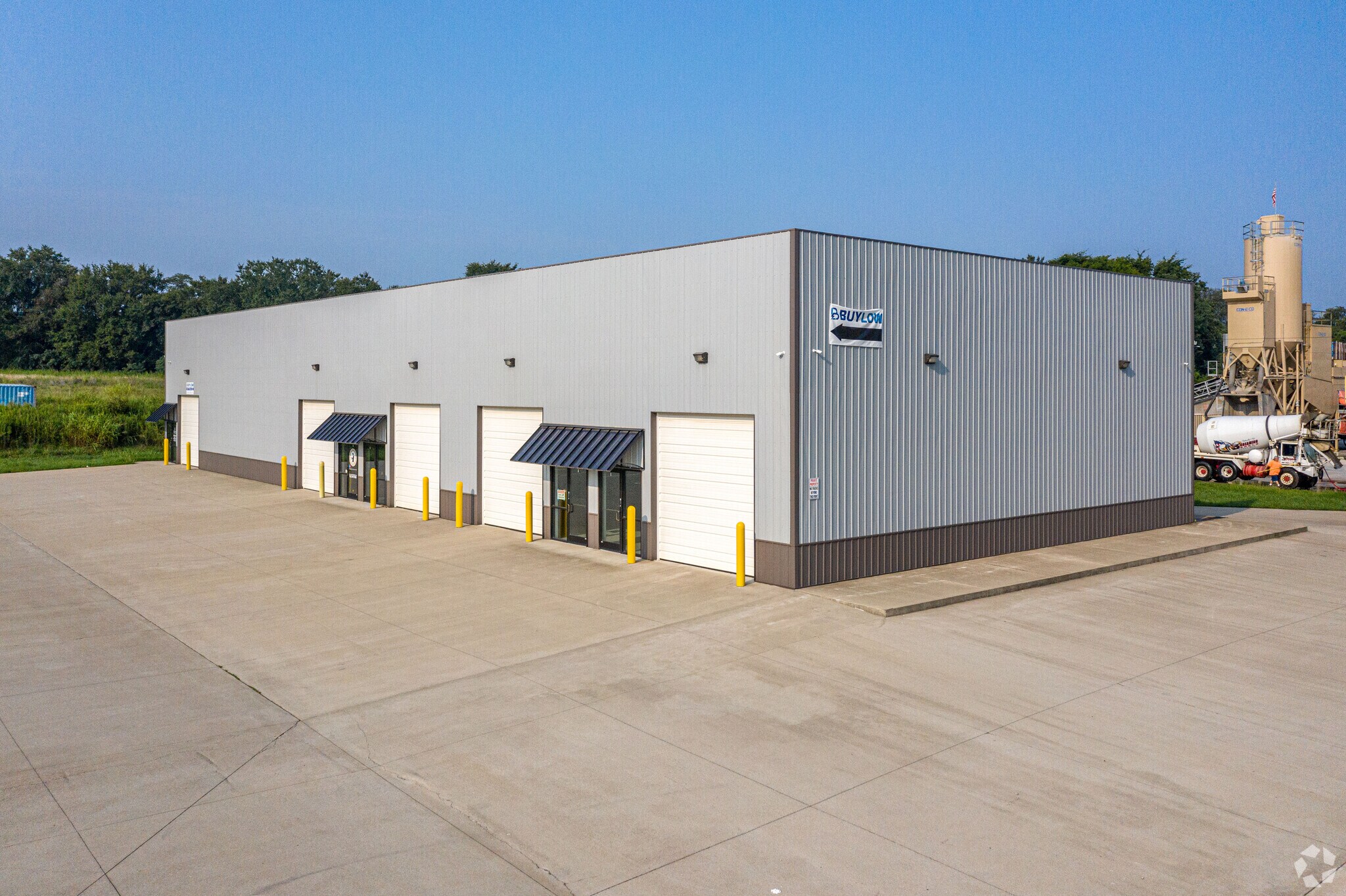 1050 International Blvd, Clarksville, TN à louer Photo principale– Image 1 sur 8