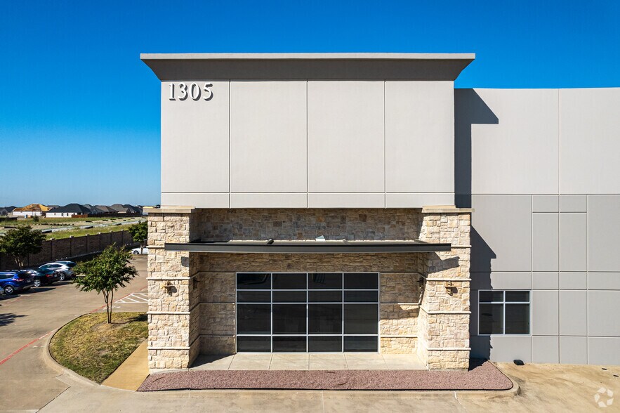 1305 N Watters Rd, Allen, TX à louer - Photo de l’immeuble – Image 3 sur 16