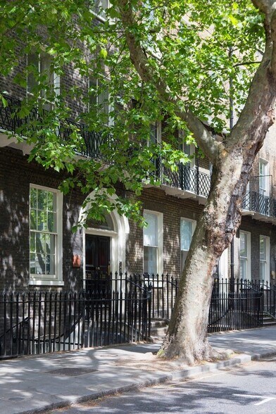 20 Bloomsbury Sq, Londres à louer - Photo de l’immeuble – Image 2 sur 25