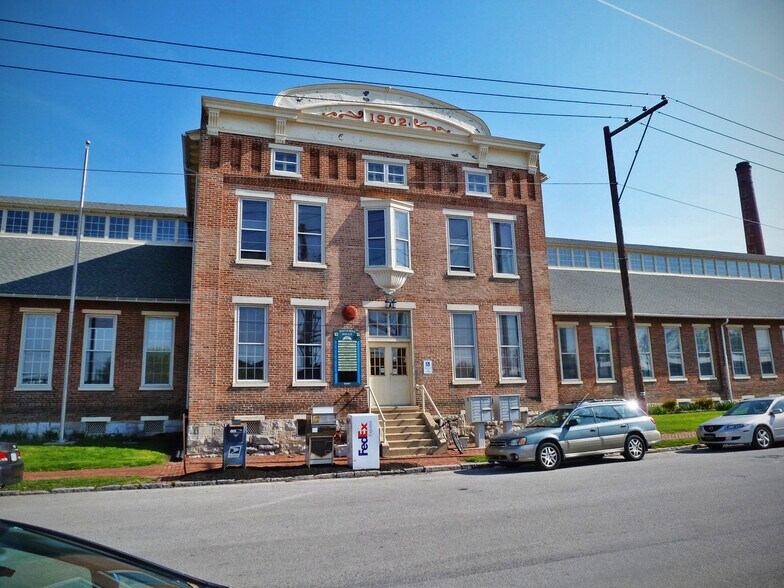 401 E Louther St, Carlisle, PA à louer - Photo de l’immeuble – Image 3 sur 8