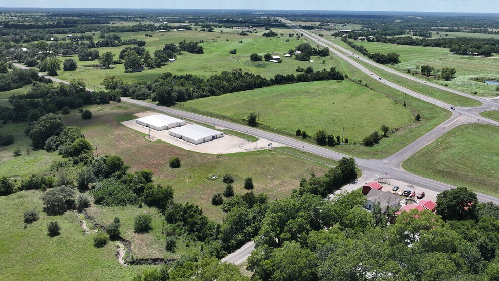205 TX-237 Hwy, Burton, TX à vendre - Photo de l’immeuble – Image 3 sur 5