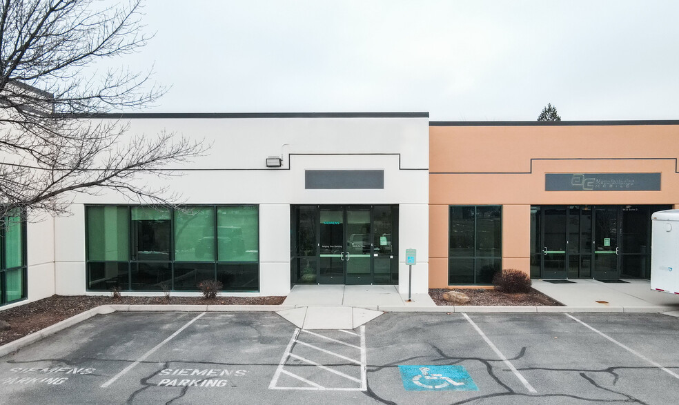9632 W Emerald Ave, Boise, ID à louer - Photo de l’immeuble – Image 1 sur 8