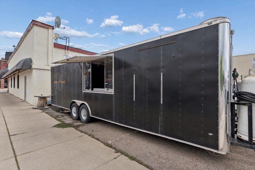 302 Main St, Kalispell, MT à louer - Photo de l’immeuble – Image 1 sur 9