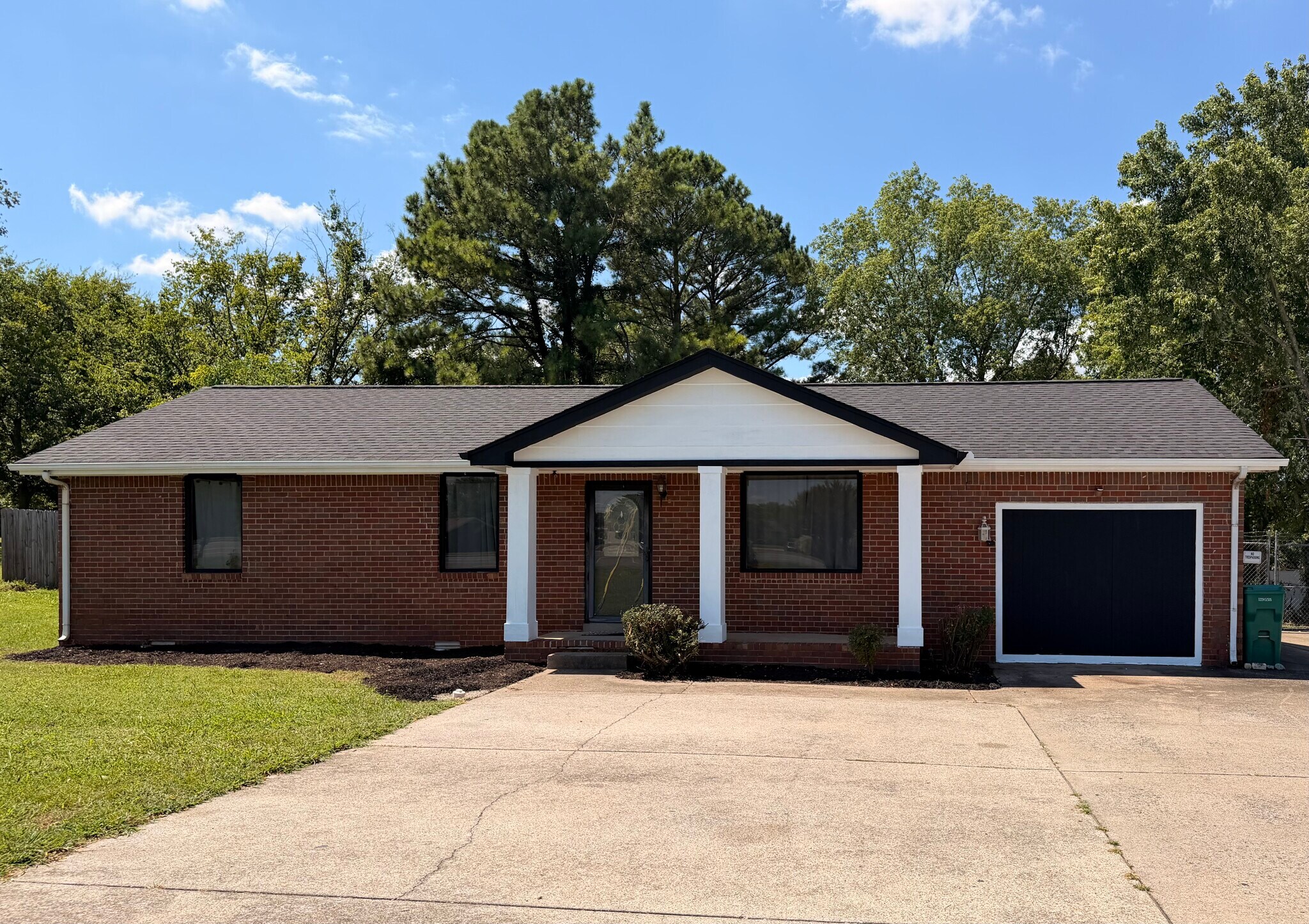 738 Nissan Dr, Smyrna, TN à vendre Photo de l’immeuble– Image 1 sur 9