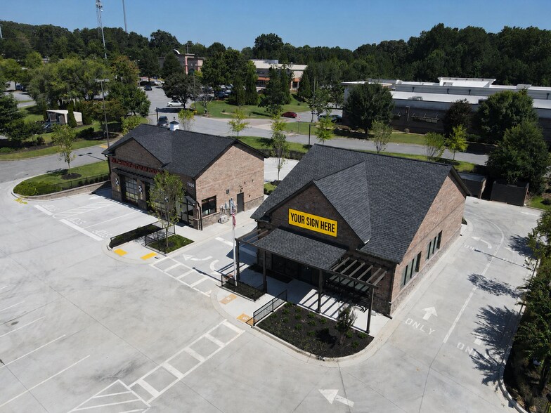 7804 McGinnis Ferry Road, Suwanee, GA à louer - Photo de l’immeuble – Image 1 sur 5